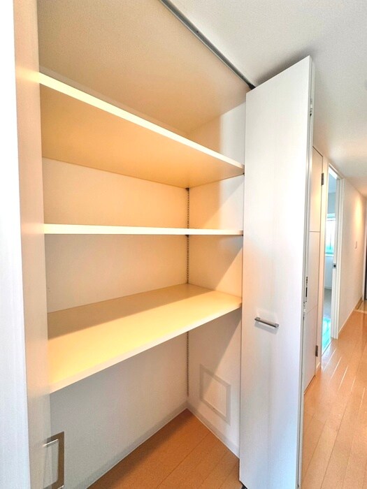 物件内観写真10　(収納)