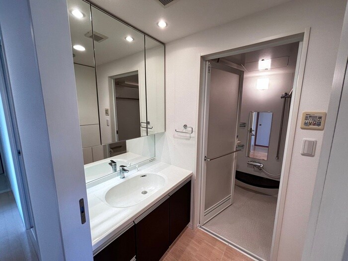 物件内観写真11　(洗面)