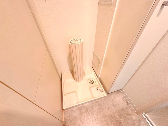 物件内観写真16　(洗濯機置場)