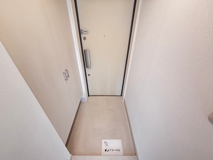 物件内観写真16　(玄関)