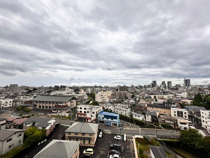 物件内観写真22　(室内からの展望)