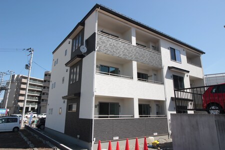 リヴェ－ル外観写真