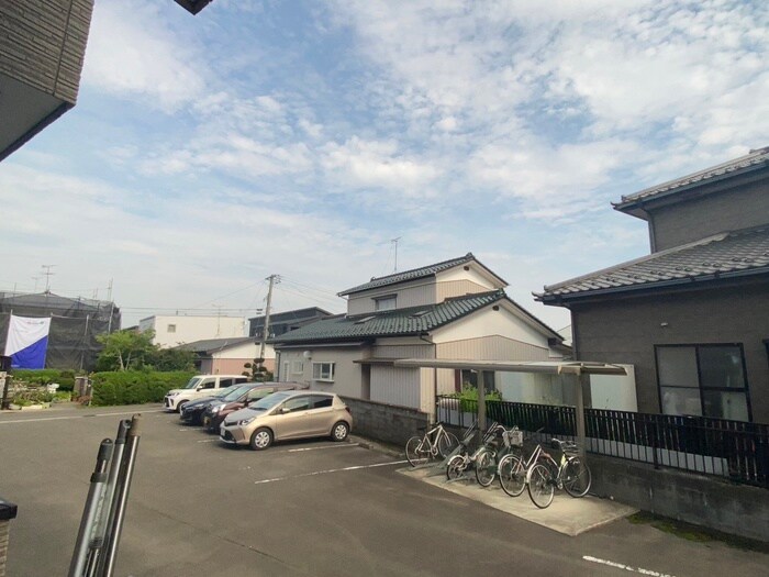 物件内観写真13　(室内からの展望)