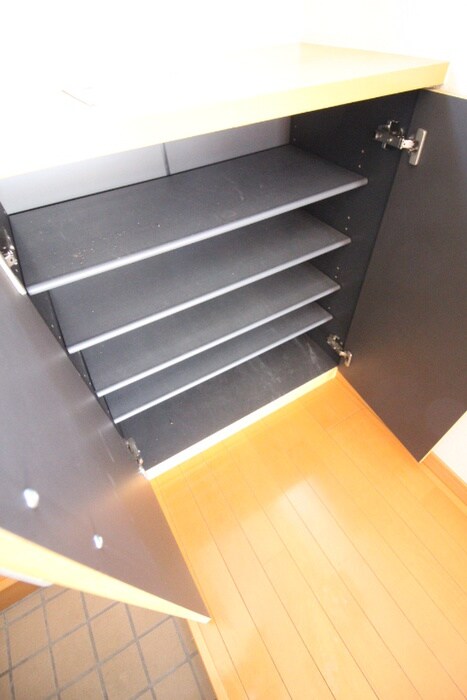 物件内観写真15　(靴箱)