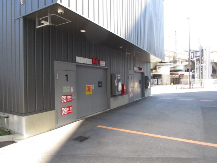 物件外観写真4　(駐車場)