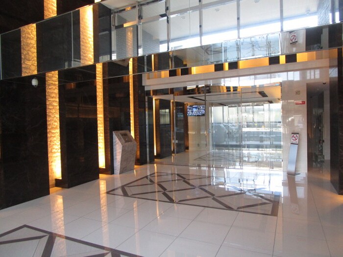 物件外観写真5　(エントランス部分)