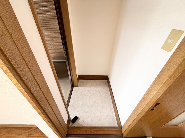 物件内観写真18　(玄関)