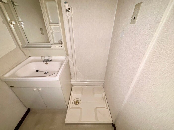 物件内観写真13　(洗濯機置場)