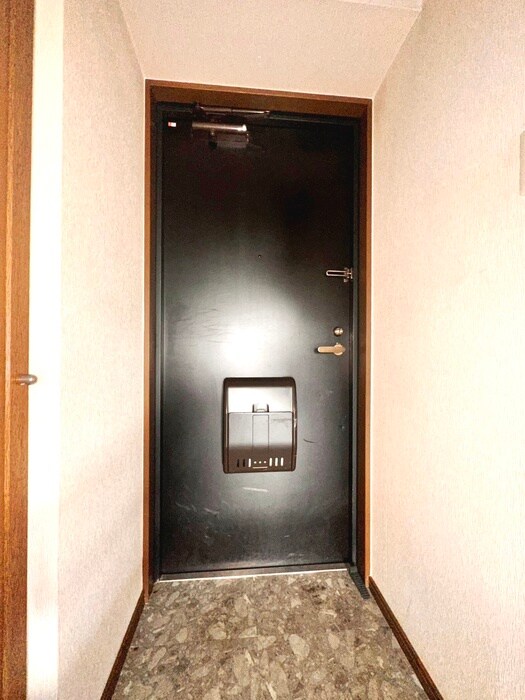 物件内観写真18　(玄関)