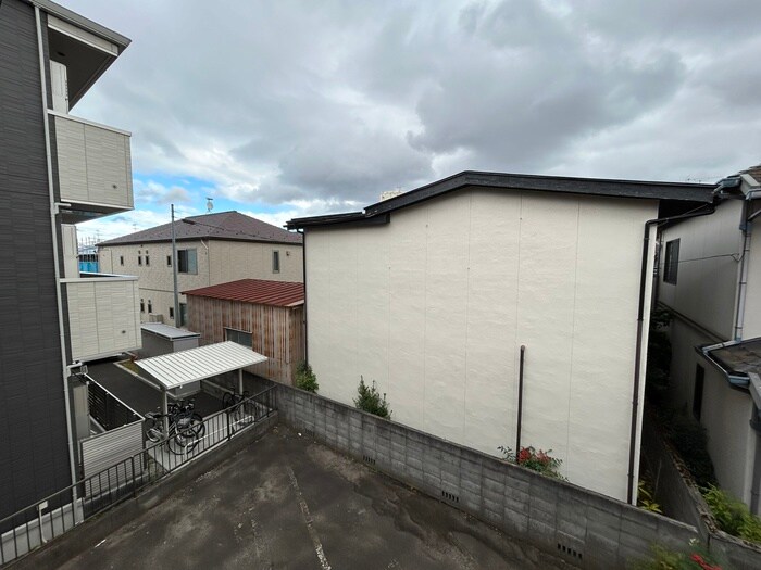 物件内観写真16　(室内からの展望)