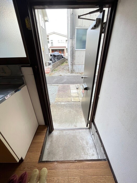 物件内観写真9　(玄関)