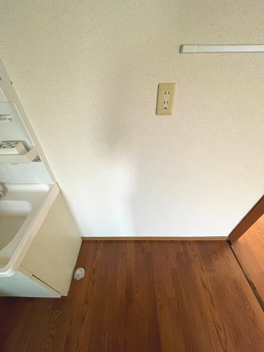 物件内観写真14　(洗濯機置場)