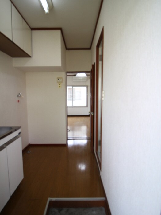 物件内観写真8　(廊下)