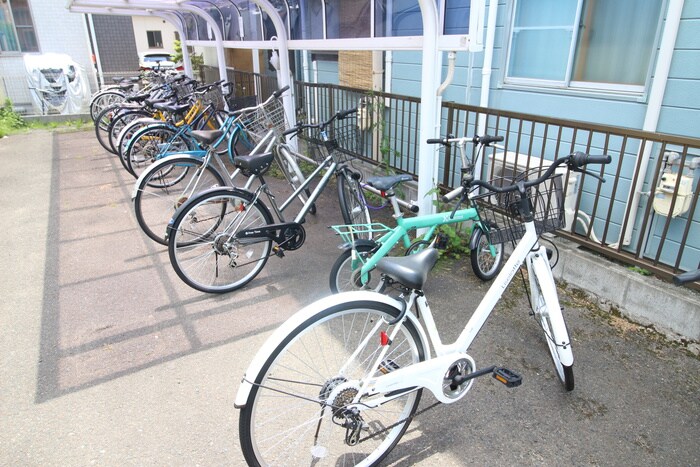 物件外観写真4　(駐輪場)