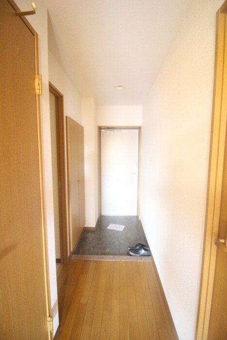 物件内観写真13　(玄関)