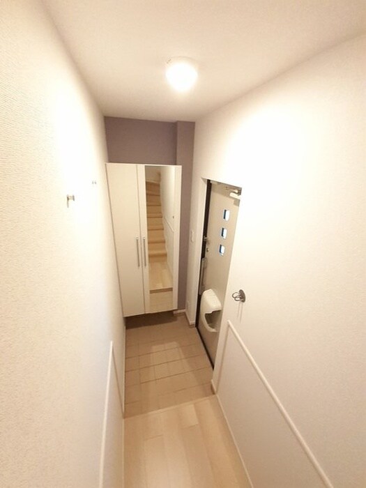 物件内観写真14　(玄関)
