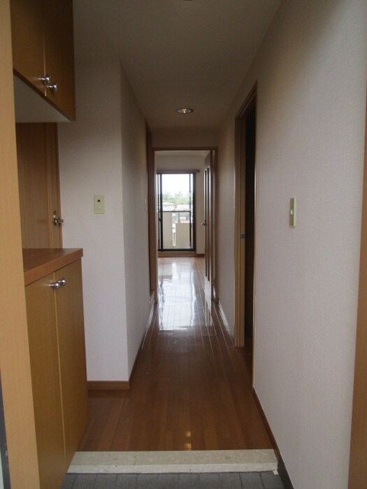 物件内観写真9　(廊下)