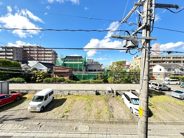 物件内観写真16　(室内からの展望)