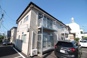 メゾンカルムB棟外観写真
