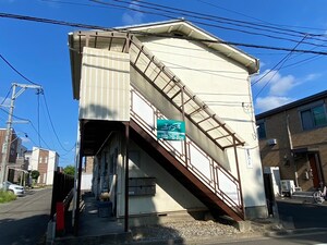 鈴亀アパ－ト２外観写真