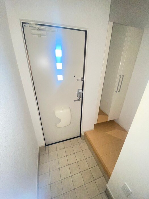 物件内観写真15　(玄関)