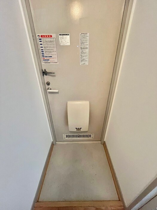 物件内観写真17　(玄関)