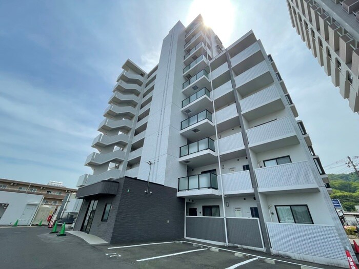 物件外観写真6　(エントランス部分)