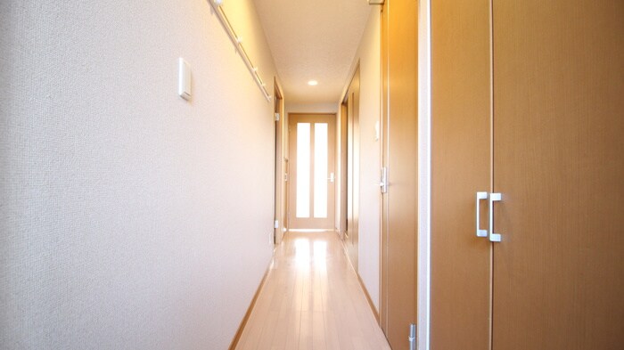 物件内観写真13　(廊下)