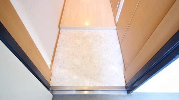 物件内観写真15　(玄関)