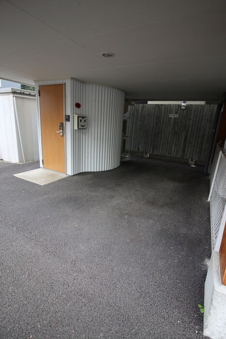 物件外観写真6　(駐車場)