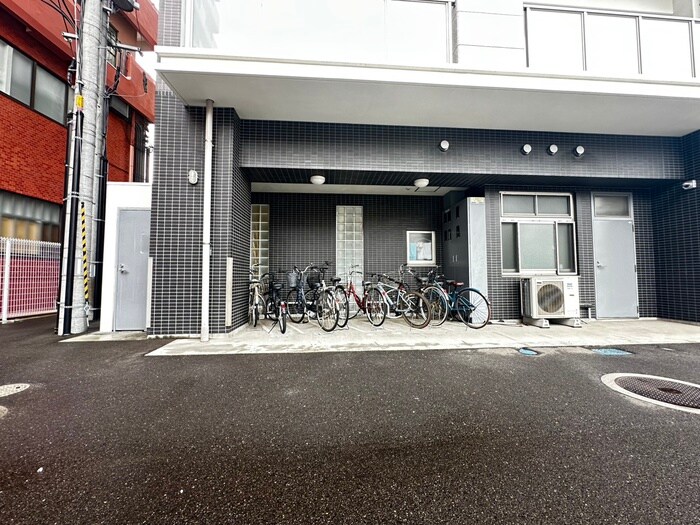物件外観写真6　(駐輪場)