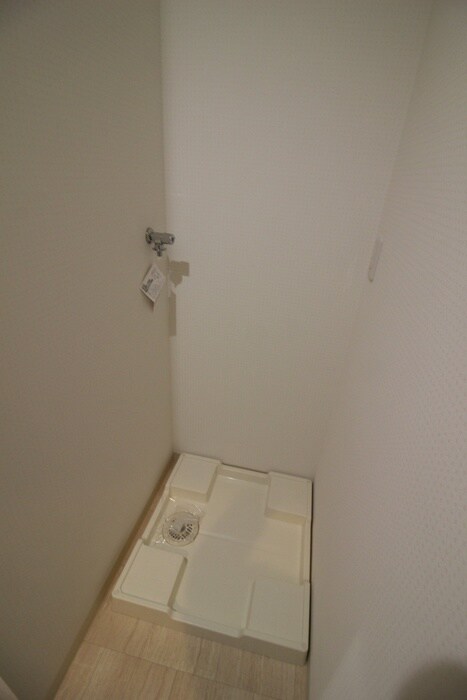 物件内観写真15　(洗濯機置場)