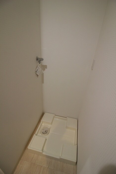 物件内観写真16　(洗濯機置場)