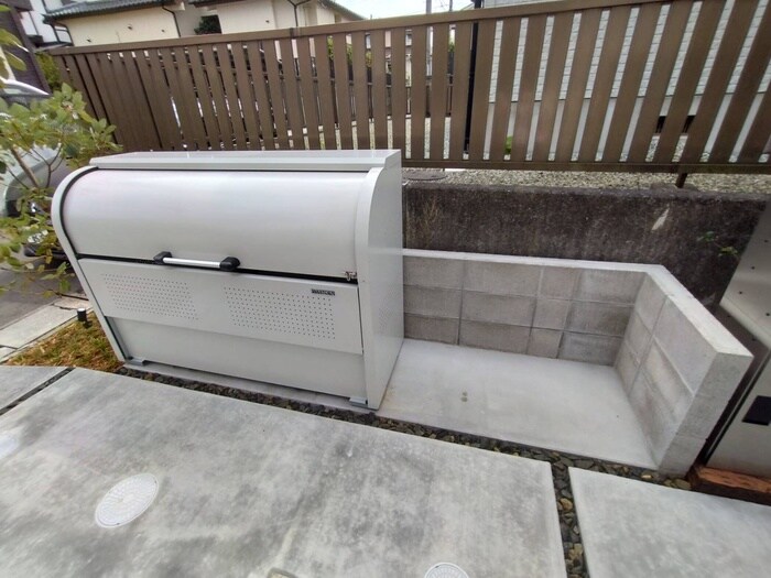 物件外観写真4　(建物設備)