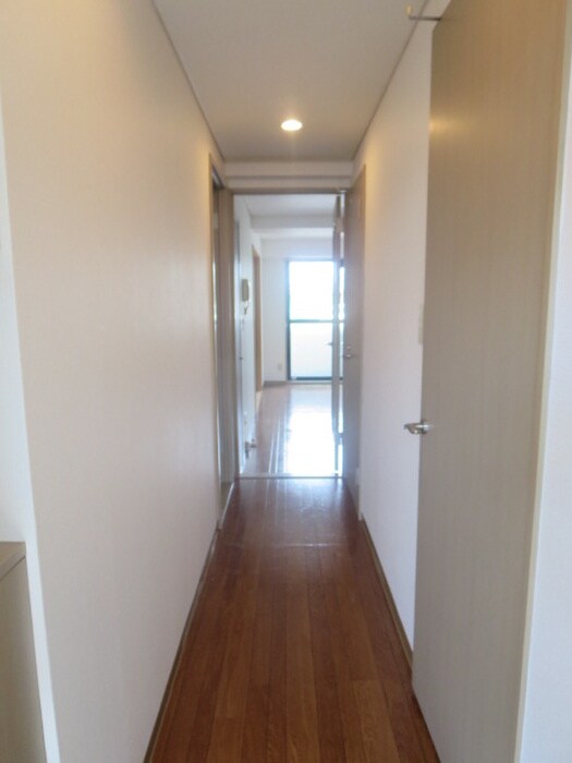 物件内観写真17　(廊下)