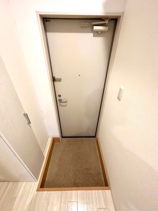 物件内観写真18　(玄関)