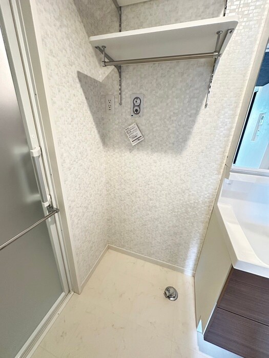 物件内観写真10　(洗濯機置場)