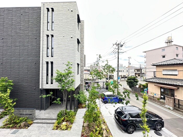 物件内観写真14　(室内からの展望)