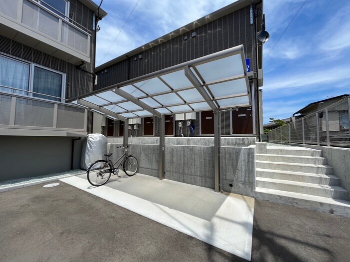 物件外観写真2　(駐輪場)