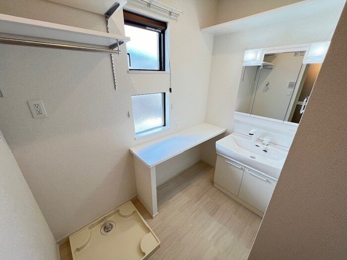 物件内観写真11　(洗面)