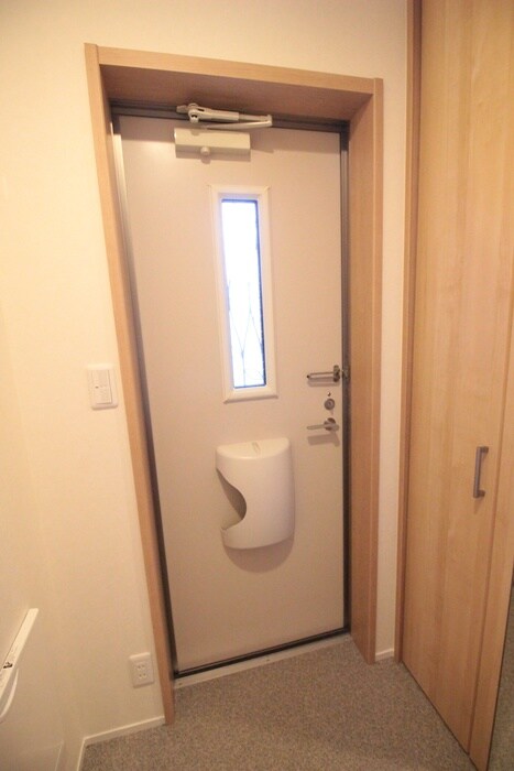 物件内観写真15　(玄関)