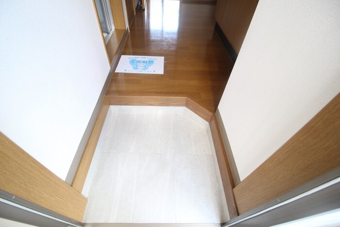 物件内観写真14　(玄関)