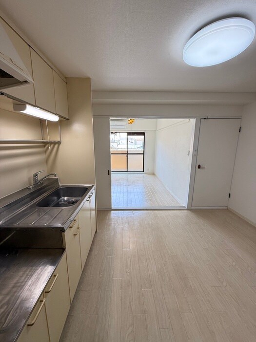 物件内観写真16　(廊下)