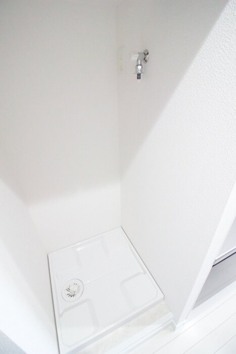 物件内観写真18　(洗濯機置場)