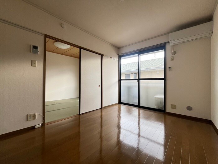 物件内観写真3　(居室)