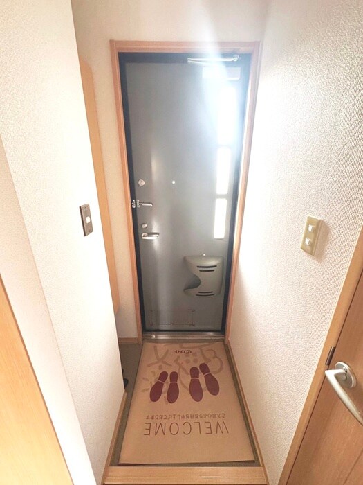 物件内観写真17　(玄関)