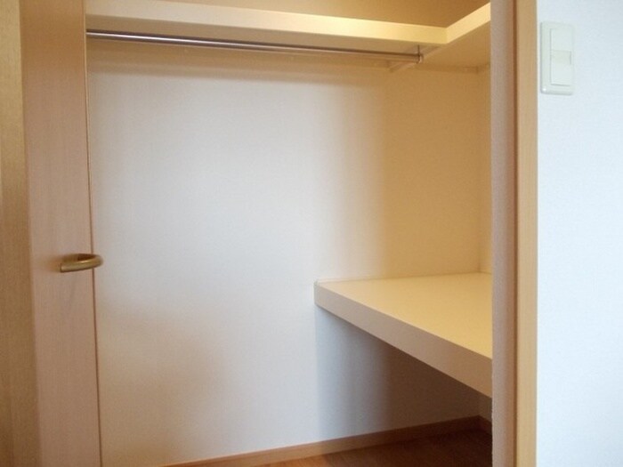 物件内観写真12　(収納)