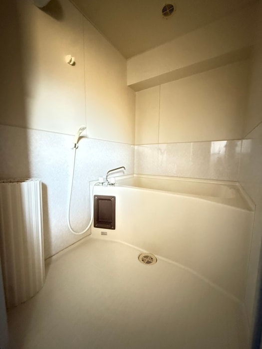 ラベ－ルハウスのバス