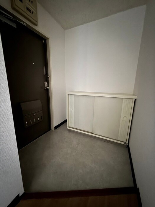 物件内観写真14　(玄関)