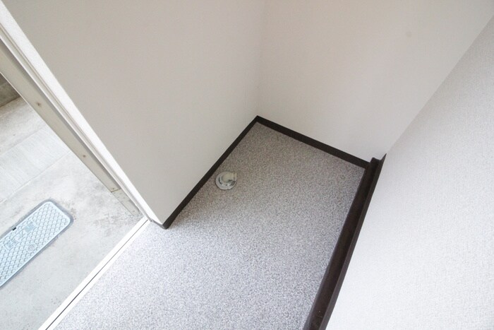 物件内観写真12　(洗濯機置場)